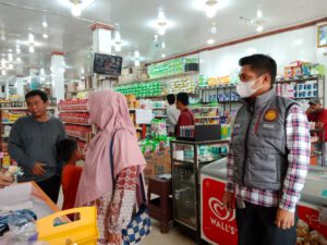 Antisipasi Kelangkaan Minyak Makan Disperindakop bersama Kasat Reskrim Sidak kelapangan