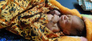 Warga Poncogati Dihebohkan Penemuan Bayi di Halaman Ruko