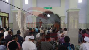 Safari Jum’at, Kapolres Pamekasan Himbau Para Jema’ah Jaga Kamtibmas Jelang Pilkades Serentak Serta Patuhi Prokes