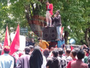 Tragedi Penembakan Herman, Aliansi Masyarakat Lakukan Demo di Mapolres Sumenep