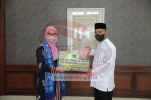 Pengurus Wilayah Badan Kontak Majelis Taklim Babel Sedekahkan 100 Alquran