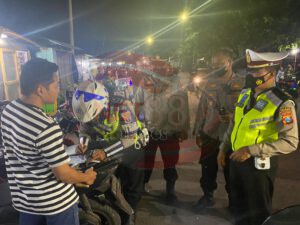 AKP. Yudhiono S.H Kasatlantas Paskot Lakukan Operasi Kamseltibcarlantas di Bulan Suci Ramadhan