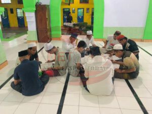 Khusyuk Tarawih dan Tadarus, Warga binaan Lapas Pamekasan antusias saat Ramadan