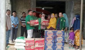 DPC PBB Simeulue Serahkan Bantuan untuk Korban Kebakaran di Lakubang