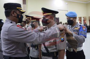 Kapolres Pamekasan Pimpin Giat Upacara Sertijab Kabagops, Kasat Narkoba dan Kapolsek