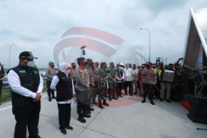 Forkopimda Bersama Kapolda Jatim Pastikan Pos Pam dan Pos Yan di Rest Area Berjalan Lancar