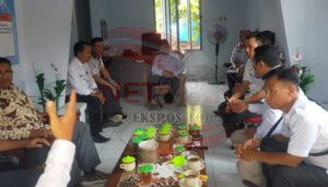 Puluhan Kades se-Boyolangu Datangi Camat Minta Revisi SE