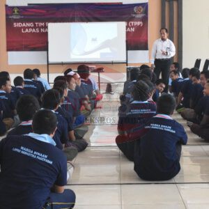 Penyuluhan Bahaya Penyalahgunaan Narkoba Oleh Satresnarkoba Polres Pamekasan di Lapas Narkotika Kelas IIA Pamekasan