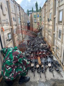 Kontainer senjata di Pelabuhan Panjang untuk latihan Garuda Shield