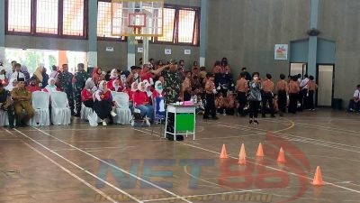 Babinsa 0822/01 Menjadi Juri Lomba PBB SMP Negeri 1 Bondowoso