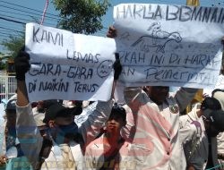 Harga BBM Naik, Ratusan Mahasiswa Sumenep Demonstrasi Turun ke Jalan