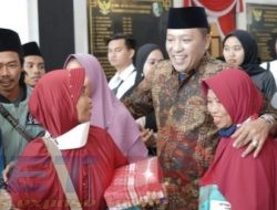 Bupati Sampang Berangkatkan Umroh 15 Lansia Kurang Mampu