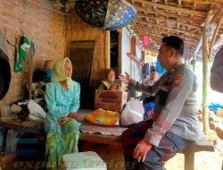Jiwa Sosial Kapolsek Pengantenan, Berikan Bantuan Sembako dan Perbaikan Rumah ke Nenek Pusia