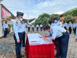 Ikrar Netralitas Pegawai dan Penandatanganan Pakta Integritas Langkah Lapas Narkotika Kelas II A Pamekasan Ciptakan Pemilu Yang Netral, Objektif dan Akuntabel