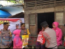 Sambut HUT Humas Polri ke 71, Polres Simeulue Bagikan Bantuan Sosial ke Masyarakat