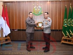 Perdana !!! Kapolda Kalsel Brigjen Pol Andi Rian ke Kejaksaan Tinggi