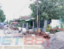 Antisipasi Genangan Saat Musim Penghujan, DPUPR Magetan Bidang Cipta Karya Laksanakan Proyek Peningkatan Saluran Drainase di Desa Tamanan Sukomoro