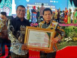 Torehkan Prestasi, Pj Bupati Simeulue Terima Penghargaan dari Kementerian PDTT RI