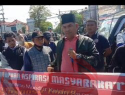 Korlap Aksi Lihon Menyerukan Segera Tetapkan Tersangka Korupsi BLT-DD Desa Gunung Rancak Kabupaten Sampang