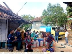 DPD Aliansi Madura Nasional (AMAN), Dropping Air Bersih di Dua Desa Kabupaten Sampang