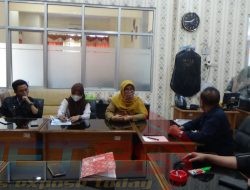 Sejumlah Aliansi Pemuda Kelompok Peduli Moral (KPM) Datangi Kantor DPRD Situbondo