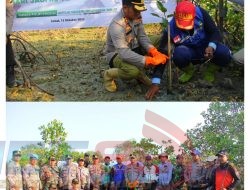 Polres Sampang Tanam Bibit Pohon Mangrove Sambut HUT Humas Polri Ke-72 Tahun 2023