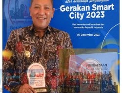 Woww Hebat !! Bupati Sampang Menerima Penghargaan Bergengsi Gerakan Menuju Smart City 2023