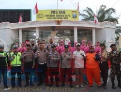 Kapolres Pasuruan Kota dan Ketua Bhayangkari Cabang Kota Pasuruan Monitoring Pos Yan dan Pos Pam Operasi Lilin Semeru