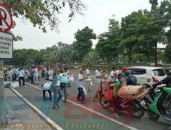Jum’at Berkah, Pilar 08 Berbagi Makan Siang Gratis di Kota Pahlawan