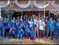 Aksi Nyata, Relawan Bala Gibran Gelar Deklarasi dan Salurkan 200 Kaos untuk Giat Sabtu Biru Ceria di Pacalan