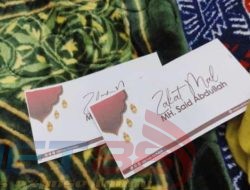 Ketua Banggar DPR RI Bagikan Zakat Mall Kepada Ribuan Jema’ah sholat Tarawih