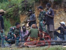 Perkenalan Dengan Masyarakat Intan Jaya, Satgas Yonif 509 Kostrad Laksanakan Bakar Batu
