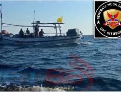 Perahu Gardan Terkesan Bebas Beroperasi di Pantai Pathek, Nelayan Pancing Meratap Sedih