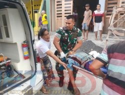 Warga Hentikan Ambulance Klinik Satuan Yonkes 2/ Yudha Bhakti Husada Yang Sedang Melintas