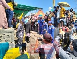 Sat Polairud Polres Situbondo Gandeng Dinas Peternakan Dan Perikanan, Kawal Ritual Petik Laut Desa Sumberanyar Banyuputih