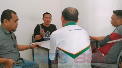 Dinilai Tak Sesuai Prosedur, Belasan Orang Geruduk Kantor JACCS MPM Finance Madiun Buntut Pengamanan Kendaraan oleh Polisi