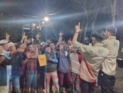 Wujud perhatian dengan Pedagang Kaki lima, Eka Putra Kukuhkan Pengurus IPKTD