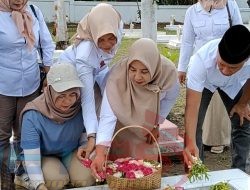 Peringati Hari Pahlawan, Ketua DPC Gerindra Tulungagung Ziarah ke TMP