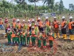 Tanamkan Cinta Hutan Dan Lingkungan Ketua YTRP Ajak Siswa-Siswi Paud Tanam Pohon Bersama