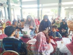 Penyaluran Bantuan Beras 10 kg Tahap akhir tahun 2024 Di Desa Kletek Sidoarjo Berjalan Tertib