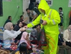 Tanggap Bencana Polisi Bersama TNI dan BPBD Evakuasi Korban Pergeseran Tanah di Pasuruan