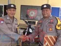 Dua Anggota Polres Bondowoso Mendapatkan Penghargaan Kapolres