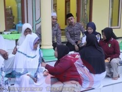 Safari Ramadhan, Polres Probolinggo Gelar Bakkes dan Buka Bersama Warga Bantaran