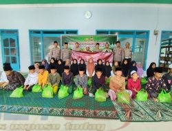 Polsek Proppo dan Ponpes Hidayatun Najah Berbagi Berkah Ramadhan kepada anak-anak yatim dan kaum dhuafa