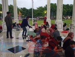 Meyambut Bulan Suci Ramadhan Aliansi Wartawan Situbondo bagi bagi takjil