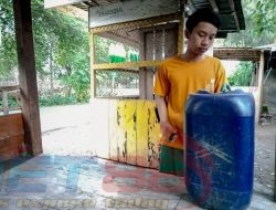 Demi Mencukupi Kebutuhan dan Biaya Perkuliahan, Mahasiswa di Situbondo Rela Menjual Bensin Eceran