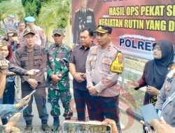 Jelang Hari Raya Idul Fitri 2025, Polres Magetan Gelar Press Conference Pemusnahan Miras dan Knalpot Brong