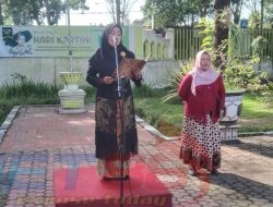 Hj.Sri Winarti Misbakhul Munir Ketua IIK Cabang PERHUTANI KPH Bondowoso Pimpin Apel Peringatan Hari Kartini 2025