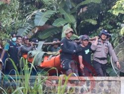 Penuh Perjuangan Polisi Bersama Tim SAR Berhasil Evakuasi Jenazah Pendaki di Gunung Saeng Bondowoso