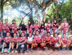 Dalam Rangka Memperingati Hardiknas ke 62 Tim Voli Putra dan Putri Korwilcam Kec Prajekan Meraih Juara Satu